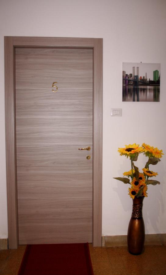 Central House Реджо ди Калабрия Екстериор снимка