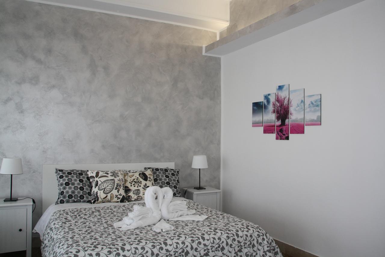 Central House Реджо ди Калабрия Екстериор снимка
